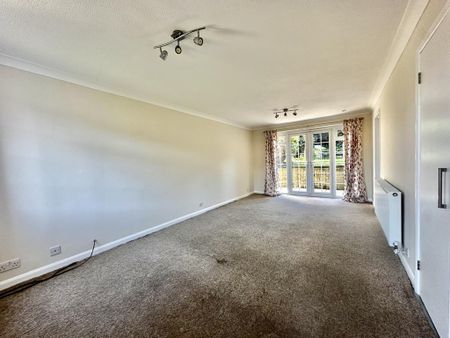 3 bedroom semi-detached house to rent - Photo 2