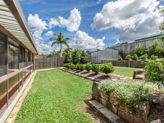 Spacious Family Home! - Photo 1