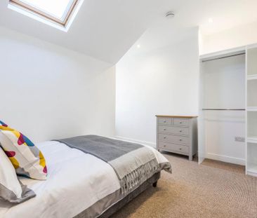 4 bedroom flat to rent - Photo 2