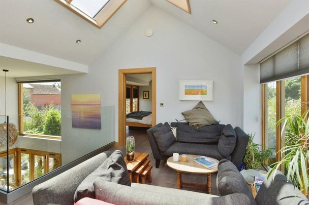 Vicarage Road, Milton Keynes, Stony Stratford - Photo 1