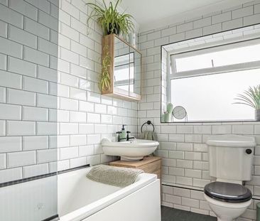 3 Bed Semi-Detached House, Billet Road, E17 - Photo 6