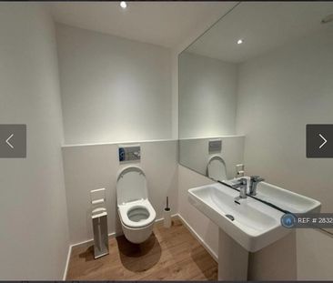 3 bedroom end of terrace house to rent - Photo 3