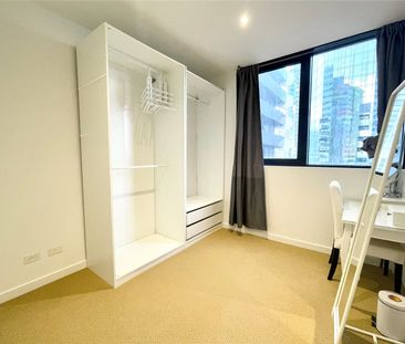 1820/555 Swanston Street - Photo 2