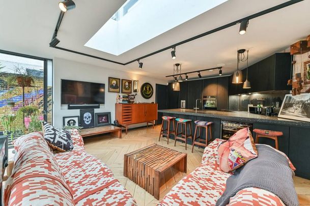 3 bedroom terraced house to rent - Photo 1