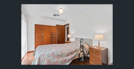 Spacious Family Home in a Quiet Location- 6 MONTH LEASE ONLY - Photo 4