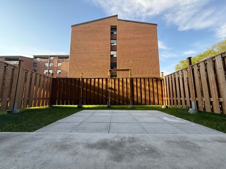 For Lease - 4062 Lawrence Avenue Unit# 107, Toronto, Ontario - Photo 2