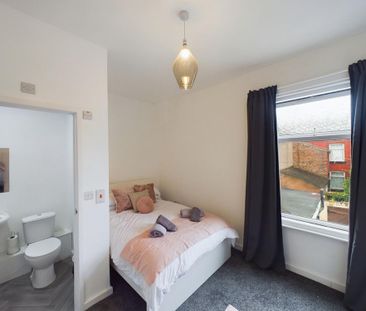 4 bedroom house of multiple occupation to rent - Photo 2