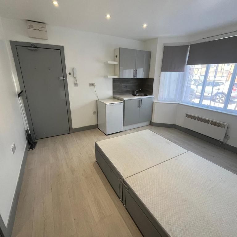 1 bedroom house of multiple occupation to rent - Photo 1