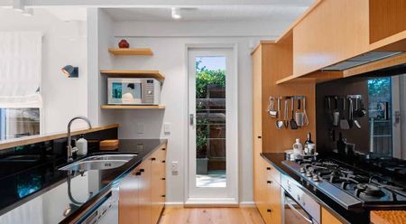 Secluded 2-Bedroom Home - Photo 4