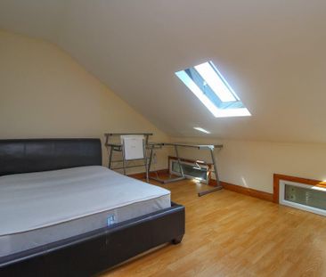 3 bedroom flat to rent - Photo 4