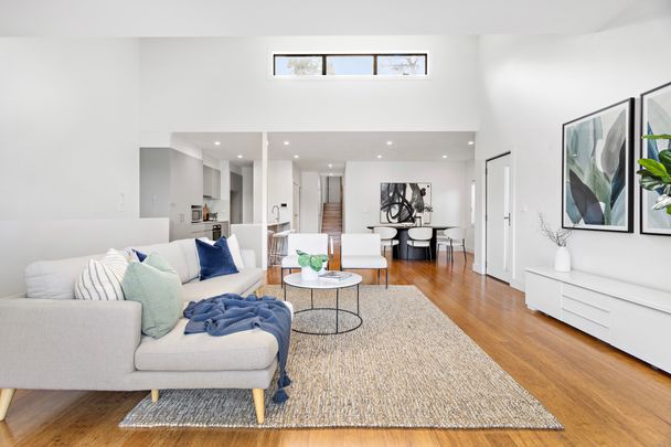 Spacious 4 Bedroom Townhouse - Photo 1