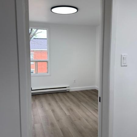 Appartement 4 1/2 Coaticook Dispo maintenant - Photo 3