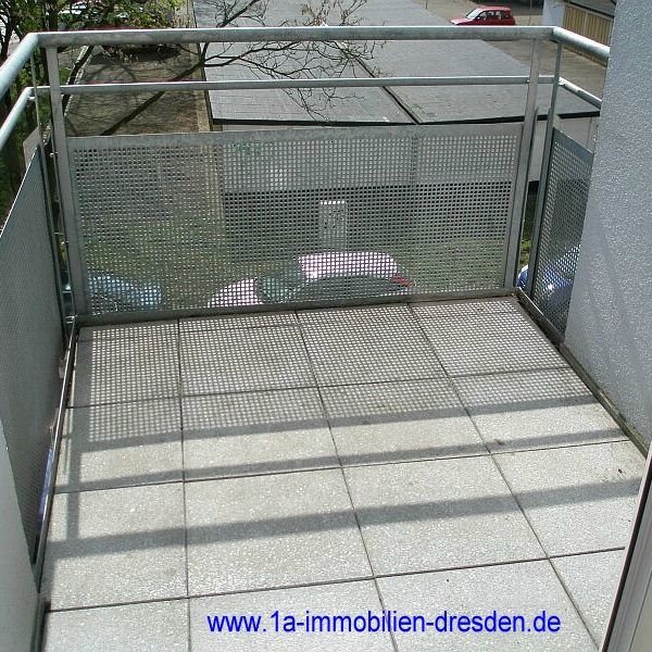 - 1 - Raumwohnung mit Balkon in Striesen fast an der Uni-Klinik, inkl. Aussenstellplatz - Photo 1