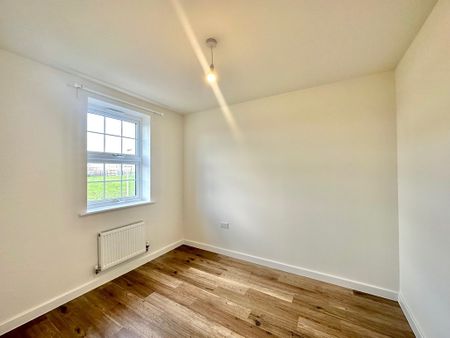 3 bedroom Three Bedroom Semi Detached Home to rent - Photo 4