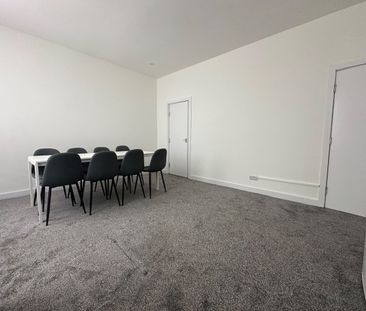 8 Bed Terraced House, Winston Gardens, LS6 - Photo 3