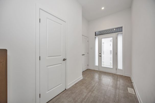 For Lease - 4007 Jockvale Road, Barrhaven, Ontario - Photo 1