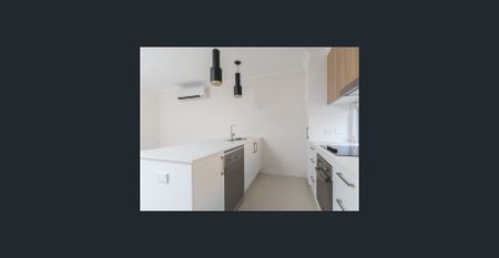 LARGE 3 BEDROOM TOWNHOUSE READY IN THE NEW YEAR! Rent Increase To $775 Per Week On 22/01/2026 - Photo 5