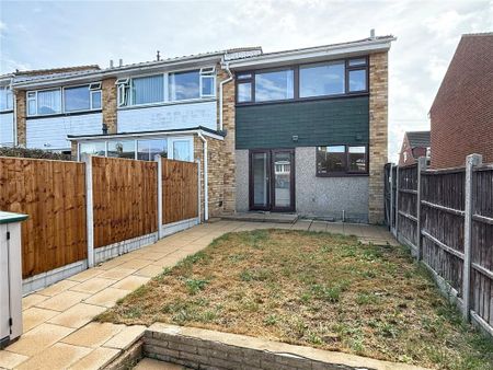 3 bedroom end of terrace house to rent - Photo 2