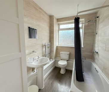 3 bedroom flat to rent - Photo 5
