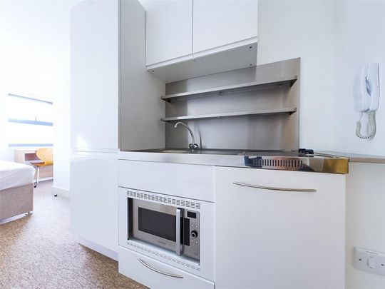 1 bedroom property to rent - Photo 1