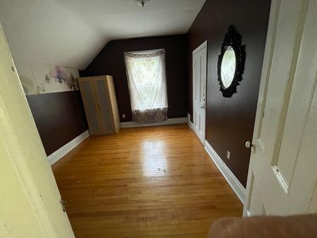 For Lease - 24 English Street, Brampton, Ontario - Photo 2