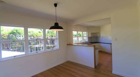 Three bedroom, Pets allowed - Photo 4