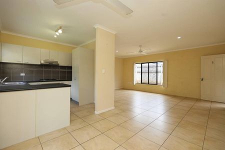 Freestanding 3 Bedroom Duplex - Double carport with Roller Door - Fenced Yard - Photo 3