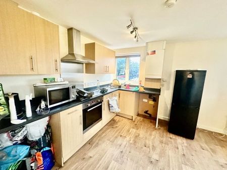 Lawson Avenue, Nottingham, NG10 - Photo 3