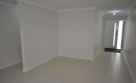 Modern 4-Bedroom Home in Quiet Cul-de-Sac - Photo 3