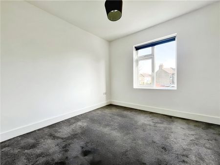 Hounslow Road, Twickenham, TW2 7HB - Photo 2