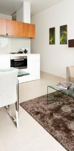 ULTRA MODERN ONE BEDROOM APARTMENT! - Photo 1