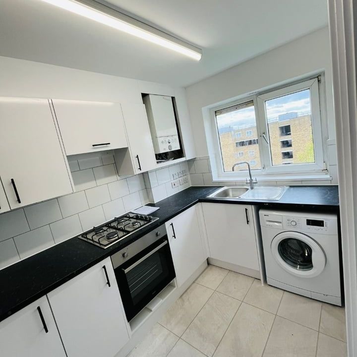 Room in a Shared Flat, Stunning Double Room In Kilburn, NW6 - Photo 1