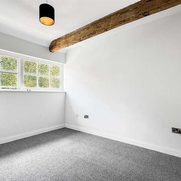 Horninglow Street, Burton-on-trent, DE14 - Photo 1