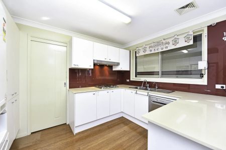 95A Juno Parade, Greenacre. - Photo 3