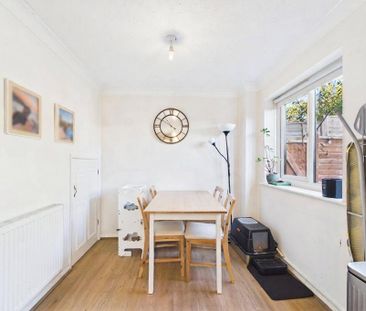 3 bedroom end of terrace house to rent - Photo 2