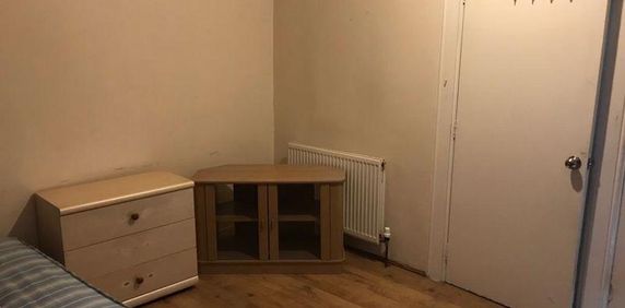 Mixed use to rent - Photo 2