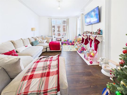 3 bedroom flat to rent - Photo 1