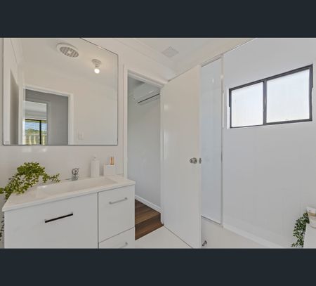 22 Labyrinth Wy, South Lake, WA 6164 - Photo 4