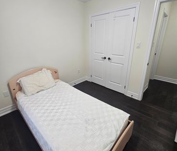 For Lease - 29 Amherst Circle, Vaughan, Ontario - Photo 3