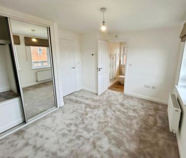 3 bedroom semi-detached house to rent - Photo 5