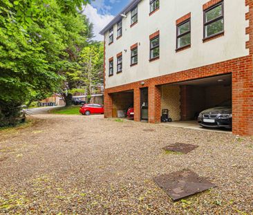 2 bed Flat for rent - Photo 5