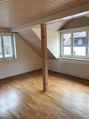 helle 5- Zimmerdachwohnung mit Terrasse - Photo 1