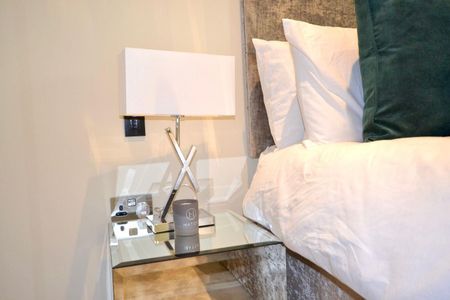 Sandringham House, Duchess Walk, London - Photo 3