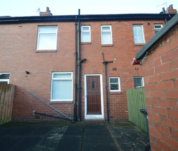 2 bedroom terraced house to rent - Photo 2