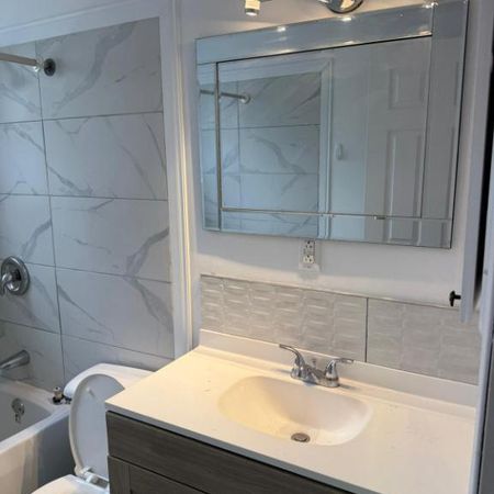 51/2 a Boisbriand dispo 1octobre2025 les inclus : internet 2 stationnements, Loker, Thermopompe - Photo 4