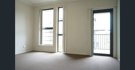Spacious Two Bedroom Townhouse - Photo 3