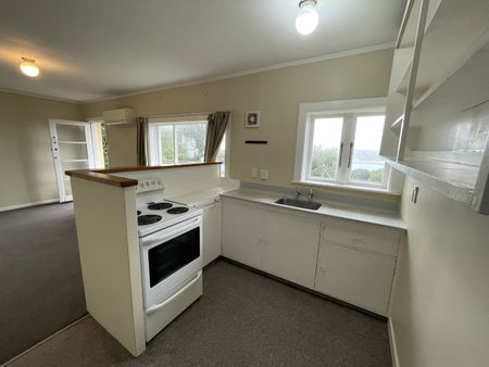 Cozy 1-Bedroom Flat in Melrose - Photo 5