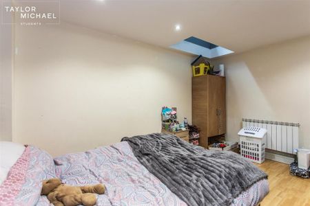 4 bedroom terraced house to rent - Photo 4