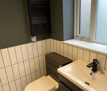 49 Newsome Road, Huddersfield, HD4 - Photo 3