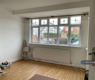 3 bedroom semi-detached house to rent - Photo 2